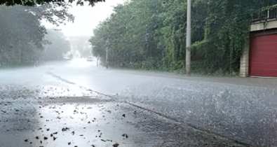 ঘূর্ণিঝড় মন্থার প্রভাবে সারাদেশে ৫ দিন বৃষ্টির আভাস