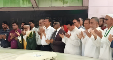 জিয়াউর রহমান ও খালেদা জিয়ার সমাধিতে চিফ হুইপসহ হুইপদের শ্রদ্ধা